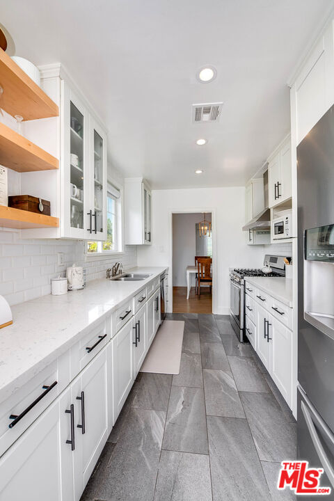 14716 Killion St, Sherman Oaks 
