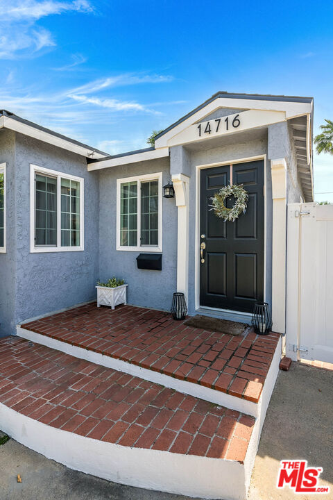 14716 Killion St, Sherman Oaks 