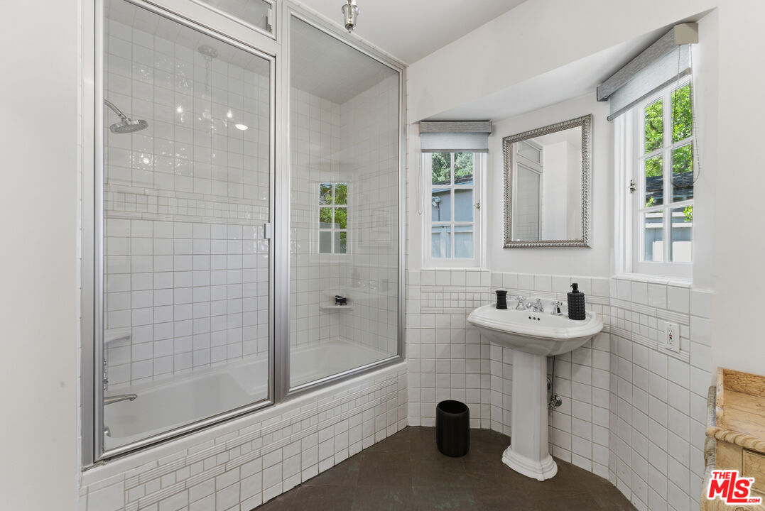12263 Laurel Terrace Dr