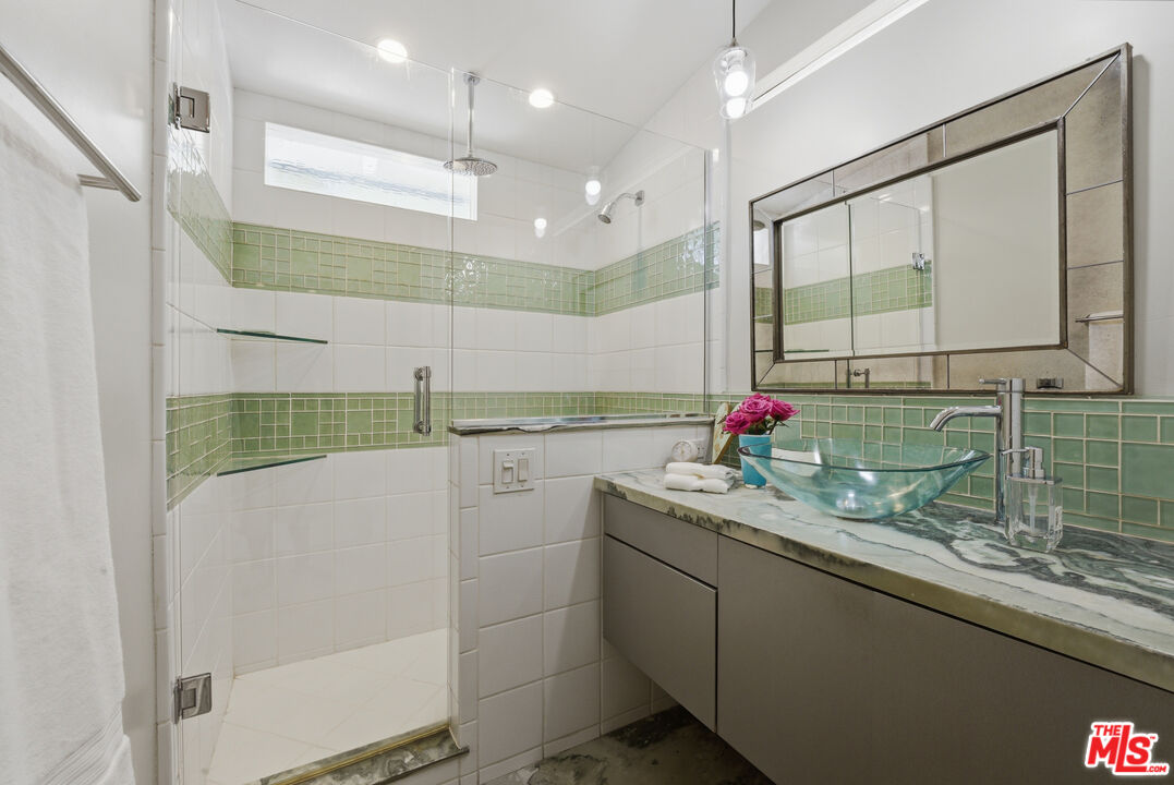 12263 Laurel Terrace Dr