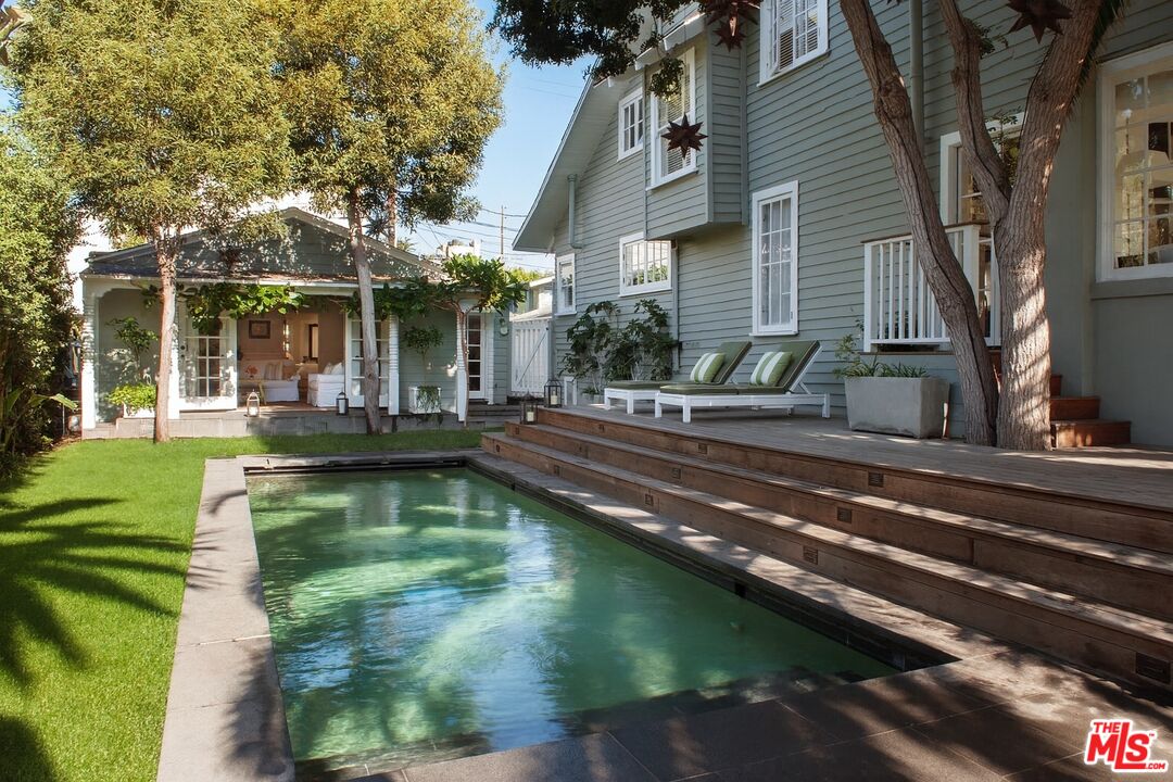 51 27th Ave, Venice 
