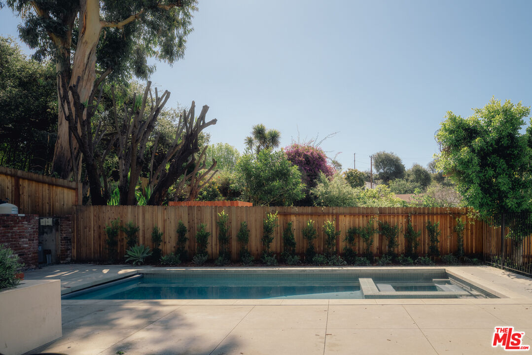 914 Bienveneda Ave, Pacific Palisades 