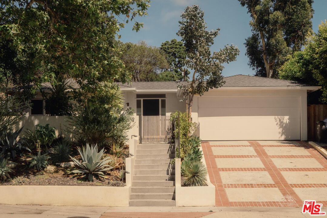 914 Bienveneda Ave, Pacific Palisades 