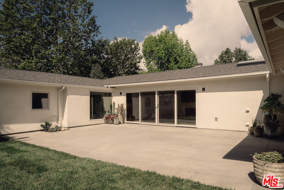 914 Bienveneda Ave, Pacific Palisades 