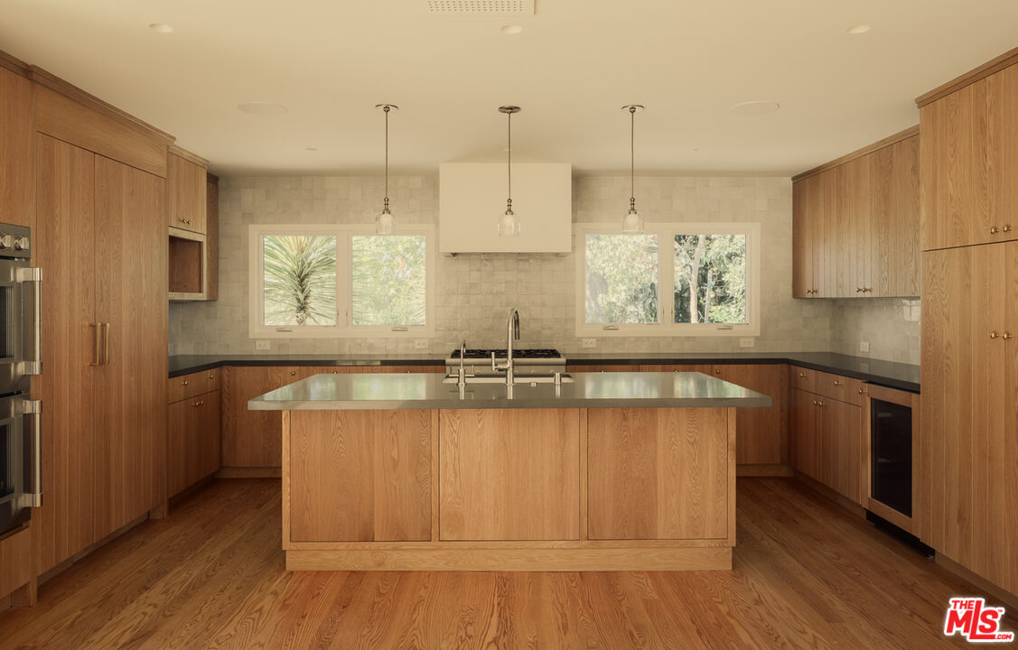 914 Bienveneda Ave, Pacific Palisades 