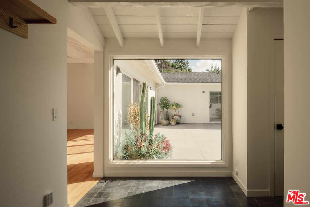 914 Bienveneda Ave, Pacific Palisades 