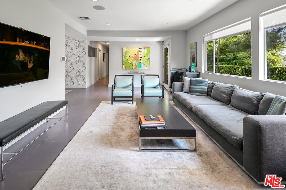 3362 Coy Dr, Sherman Oaks 