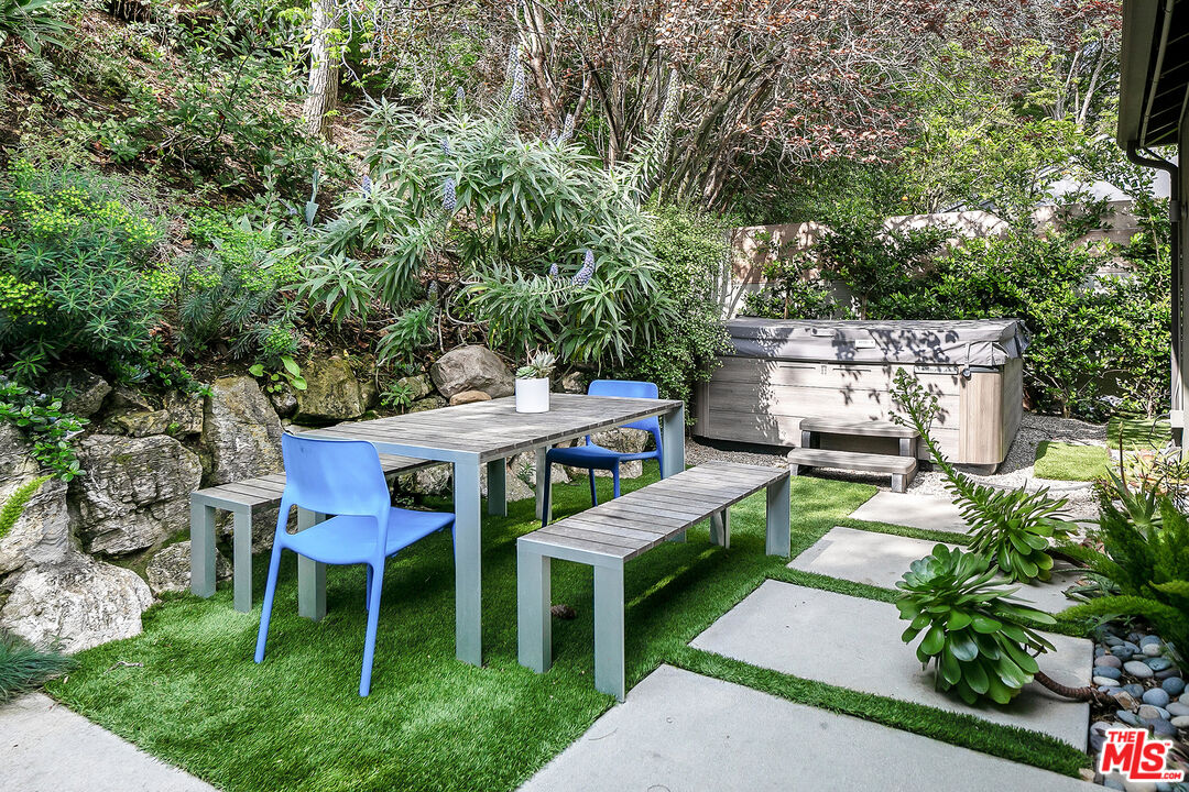 3362 Coy Dr, Sherman Oaks 