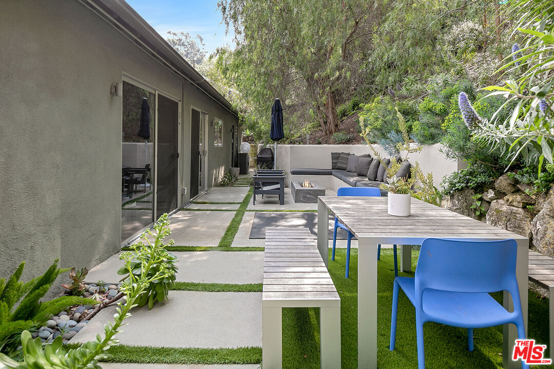 3362 Coy Dr, Sherman Oaks 