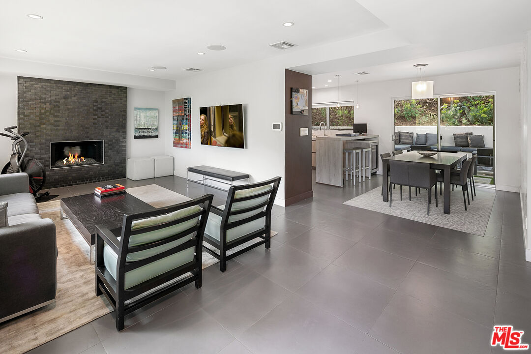 3362 Coy Dr, Sherman Oaks 