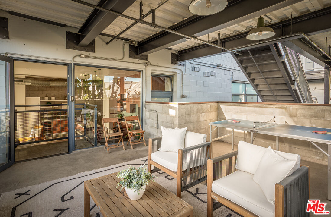 1534 17th St Unit: 105, Santa Monica 