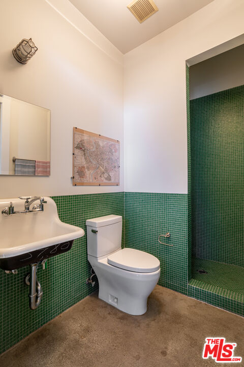 1534 17th St Unit: 105, Santa Monica 