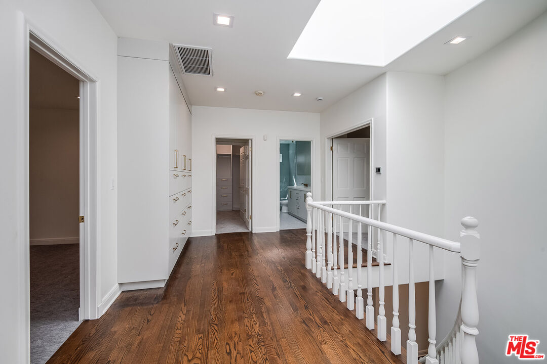 161 N Hamel Dr, Beverly Hills