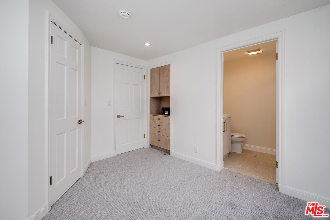 161 N Hamel Dr, Beverly Hills