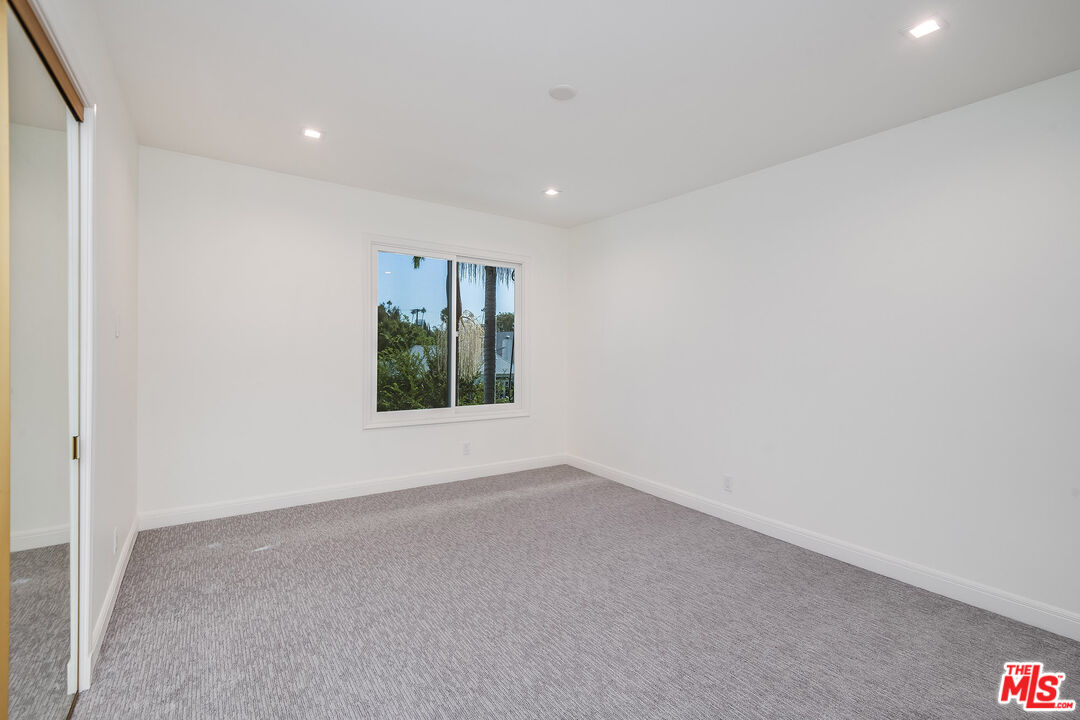 161 N Hamel Dr, Beverly Hills