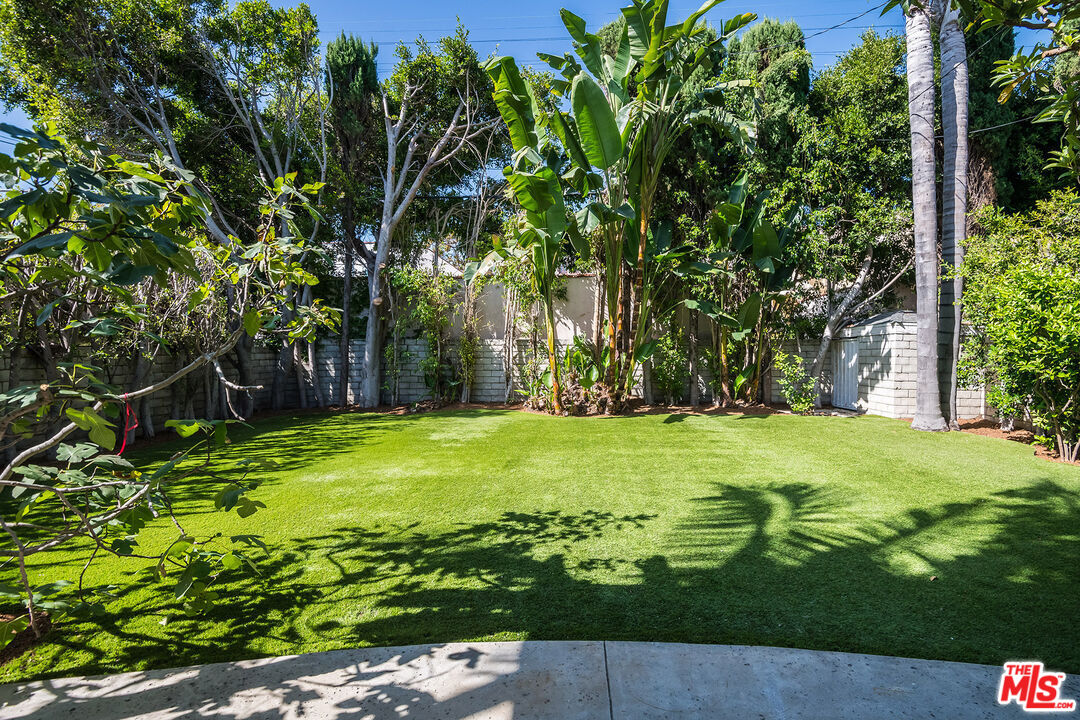 161 N Hamel Dr, Beverly Hills