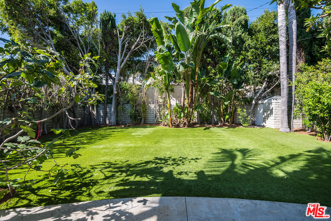 161 N Hamel Dr, Beverly Hills