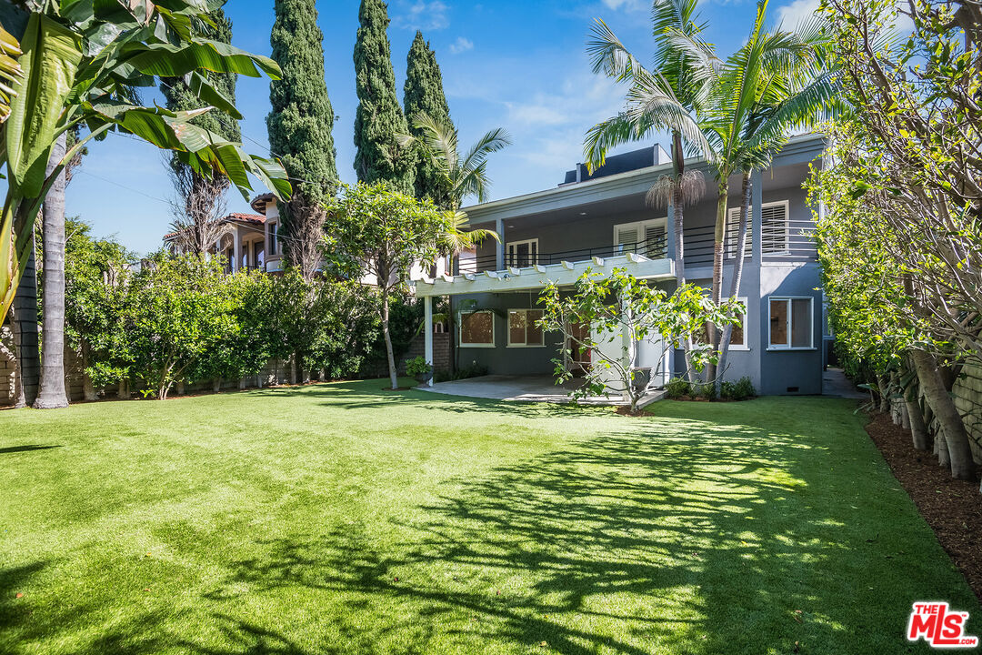 161 N Hamel Dr, Beverly Hills