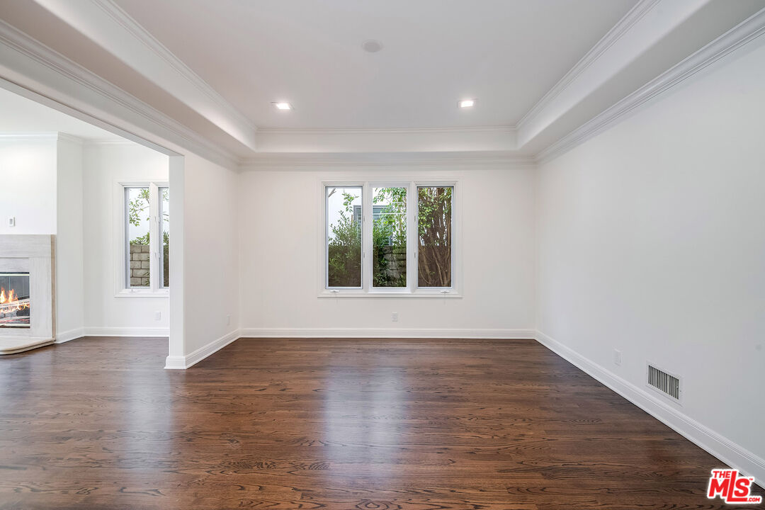 161 N Hamel Dr, Beverly Hills