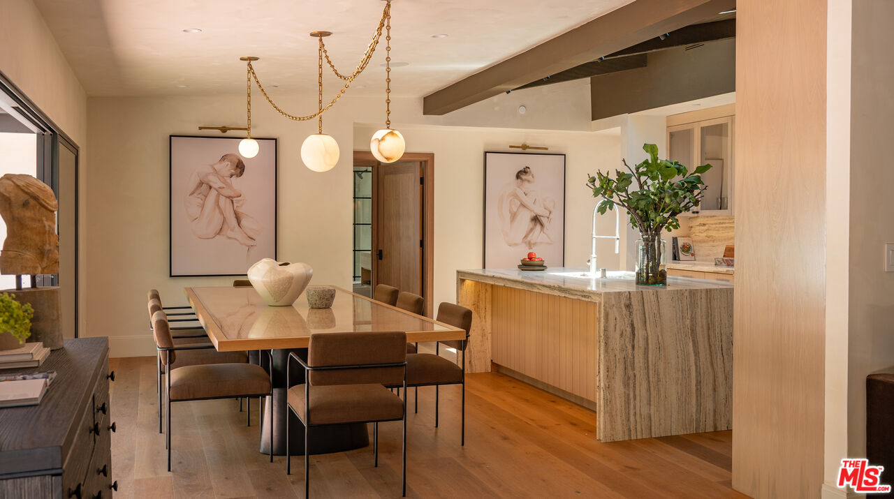 18001 Boris Dr, Encino