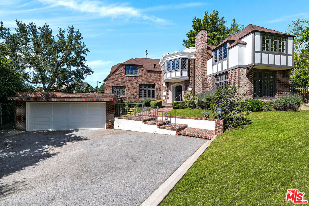 2441 Glendower Ave, Los Feliz