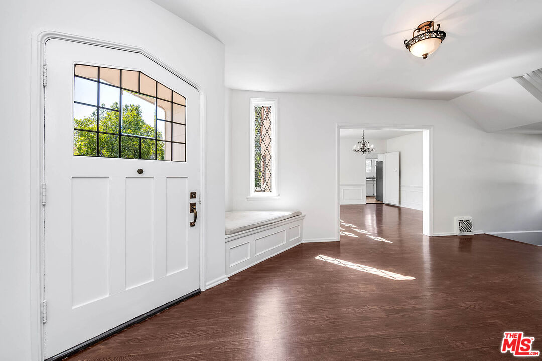 2441 Glendower Ave, Los Feliz