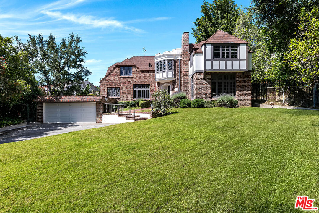 2441 Glendower Ave, Los Feliz