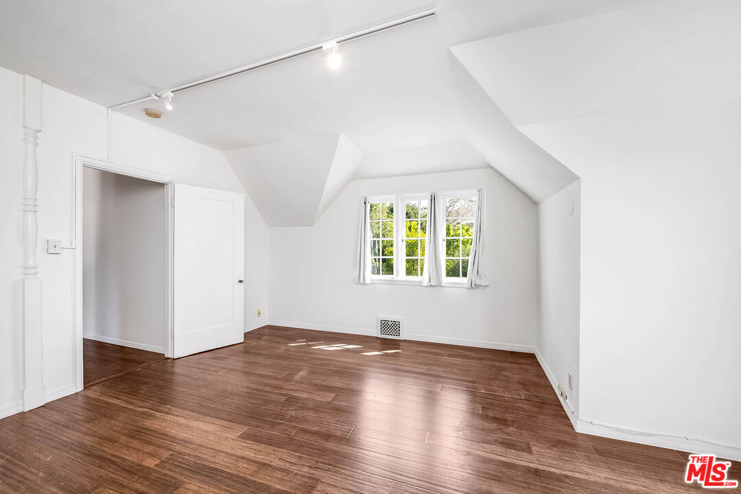 2441 Glendower Ave, Los Feliz