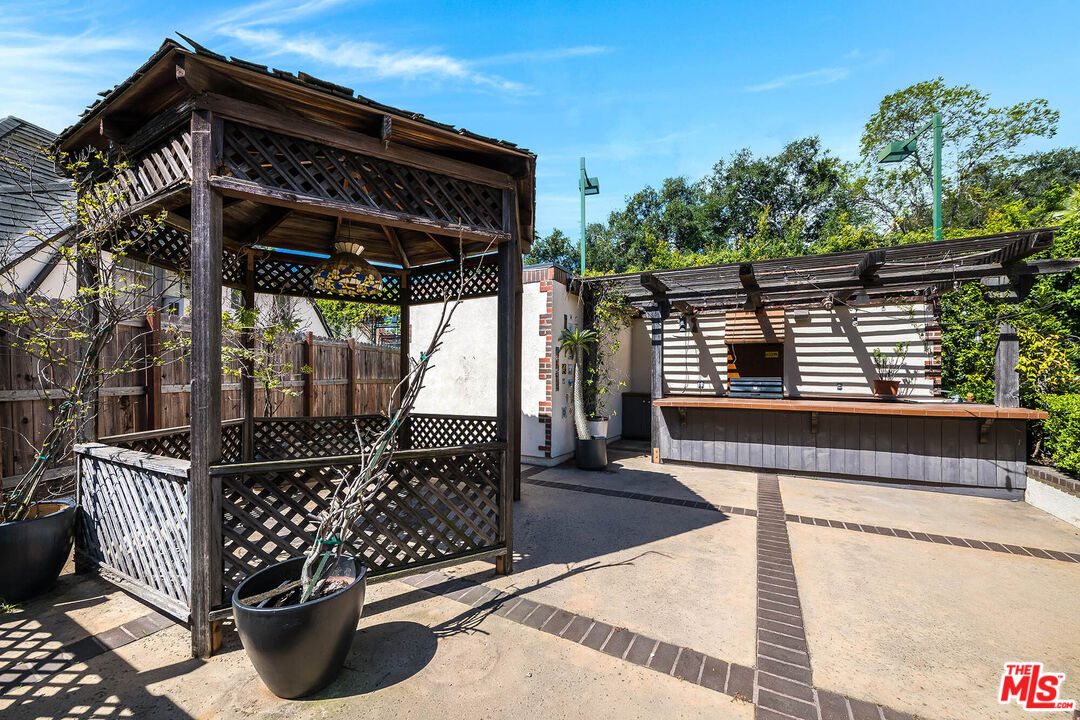 2441 Glendower Ave, Los Feliz