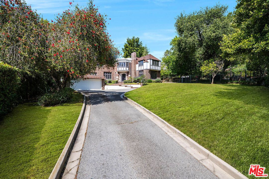 2441 Glendower Ave, Los Feliz