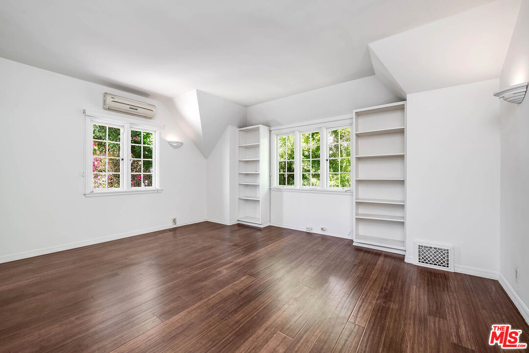 2441 Glendower Ave, Los Feliz