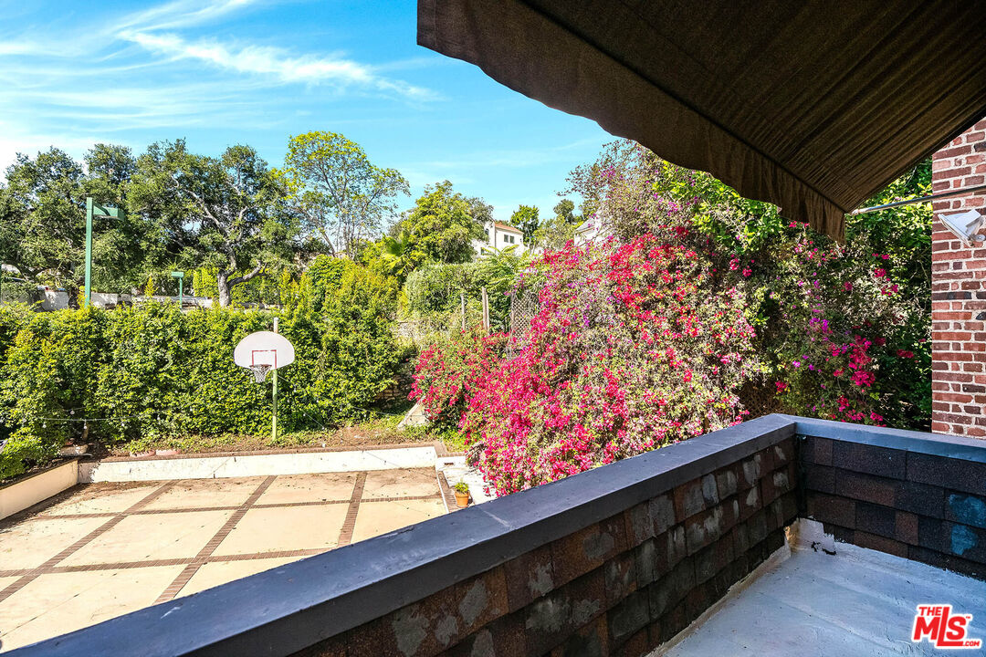 2441 Glendower Ave, Los Feliz