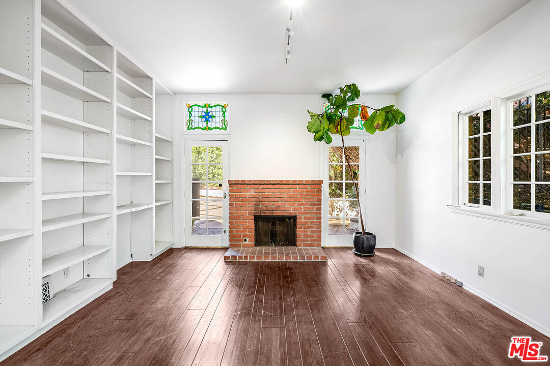 2441 Glendower Ave, Los Feliz