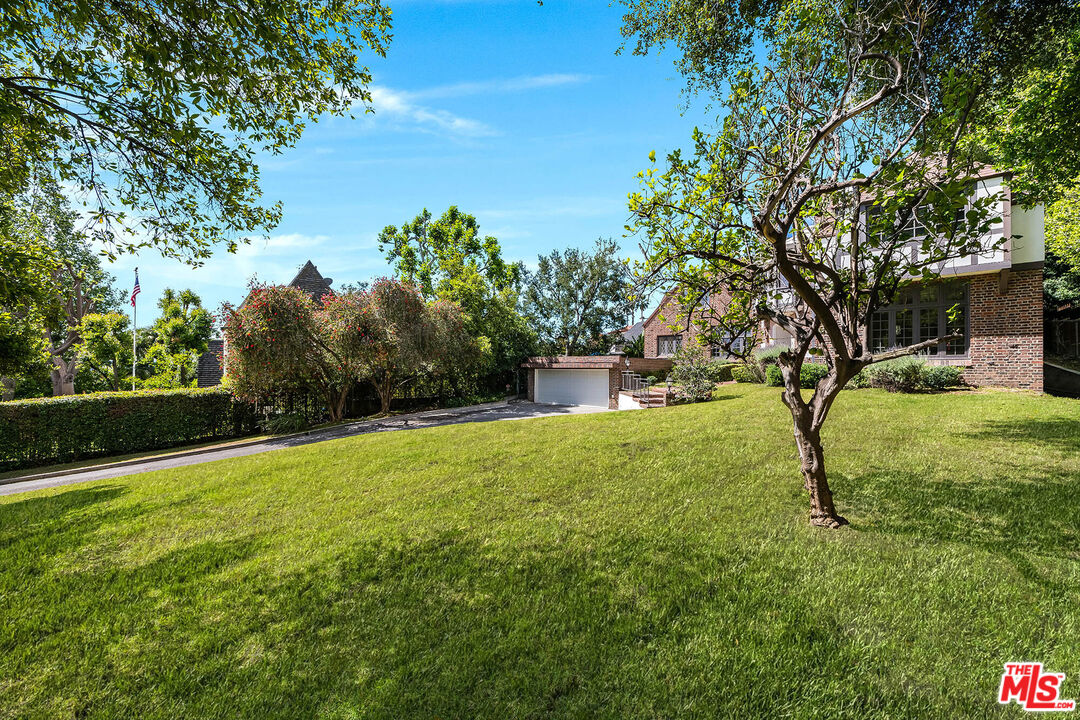 2441 Glendower Ave, Los Feliz