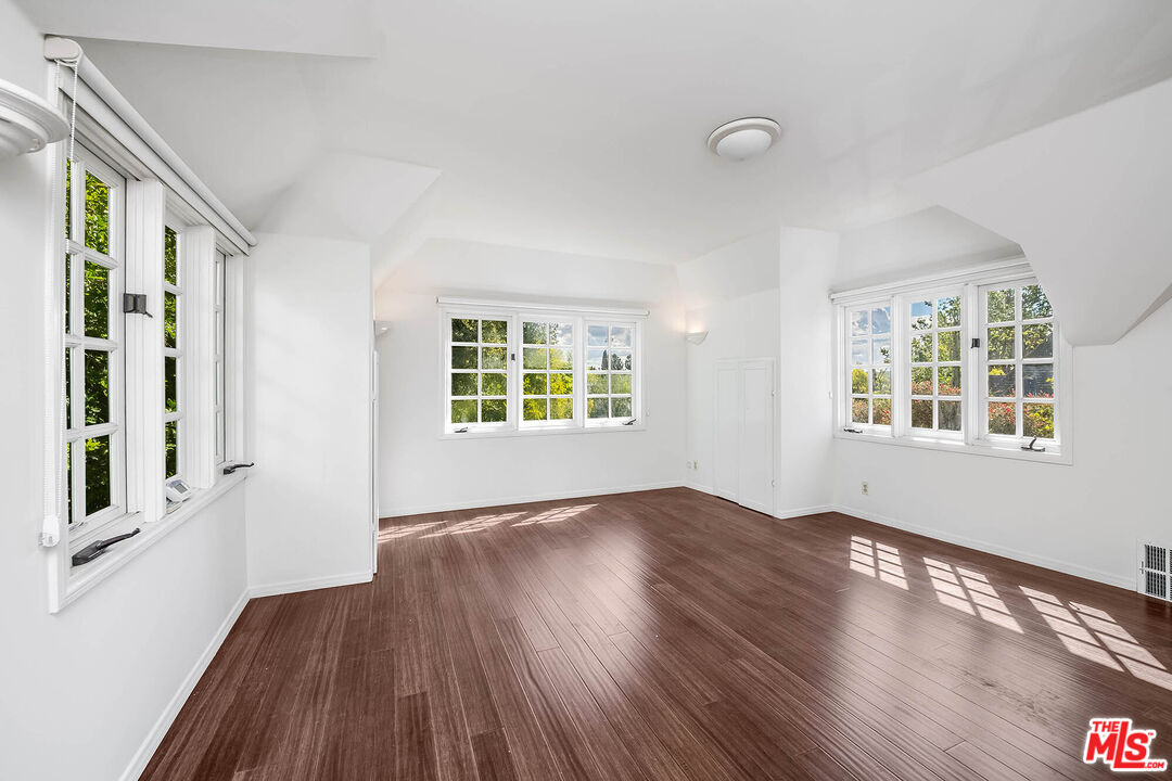 2441 Glendower Ave, Los Feliz