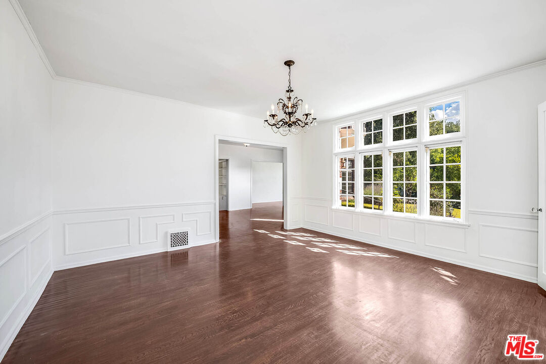 2441 Glendower Ave, Los Feliz