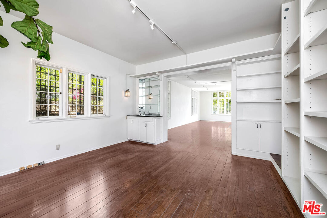 2441 Glendower Ave, Los Feliz