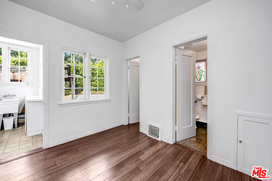 2441 Glendower Ave, Los Feliz