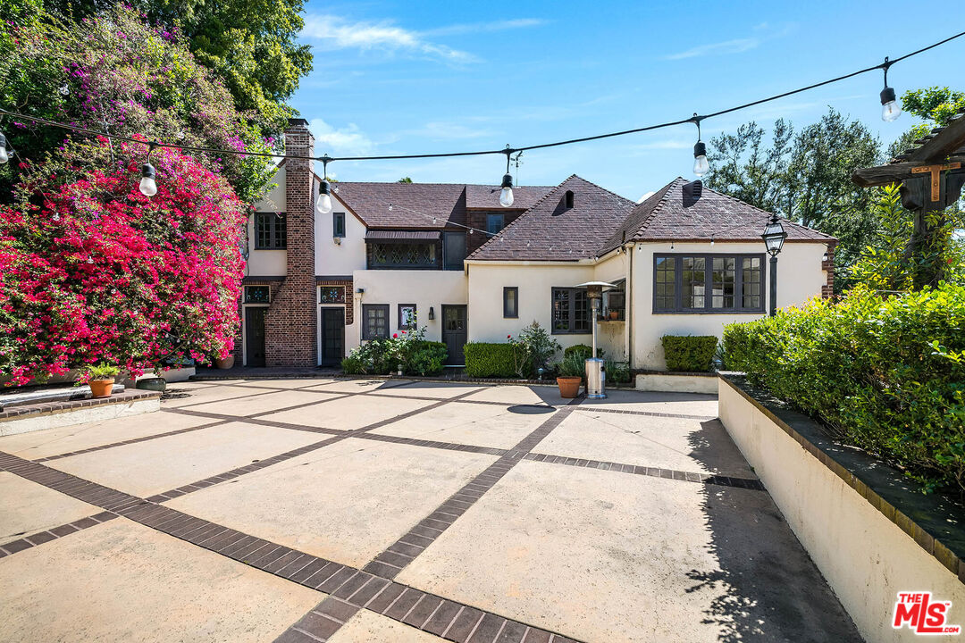2441 Glendower Ave, Los Feliz