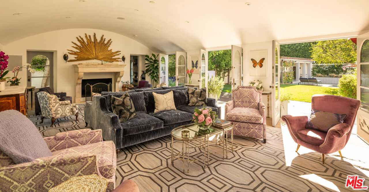 523 N Beverly Dr, Beverly Hills