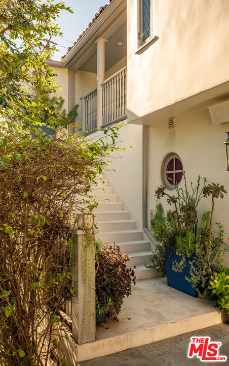 523 N Beverly Dr, Beverly Hills