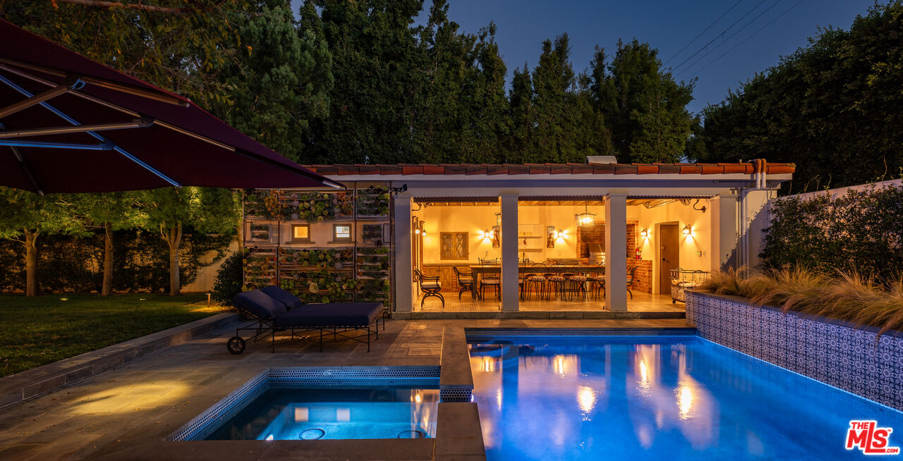 523 N Beverly Dr, Beverly Hills