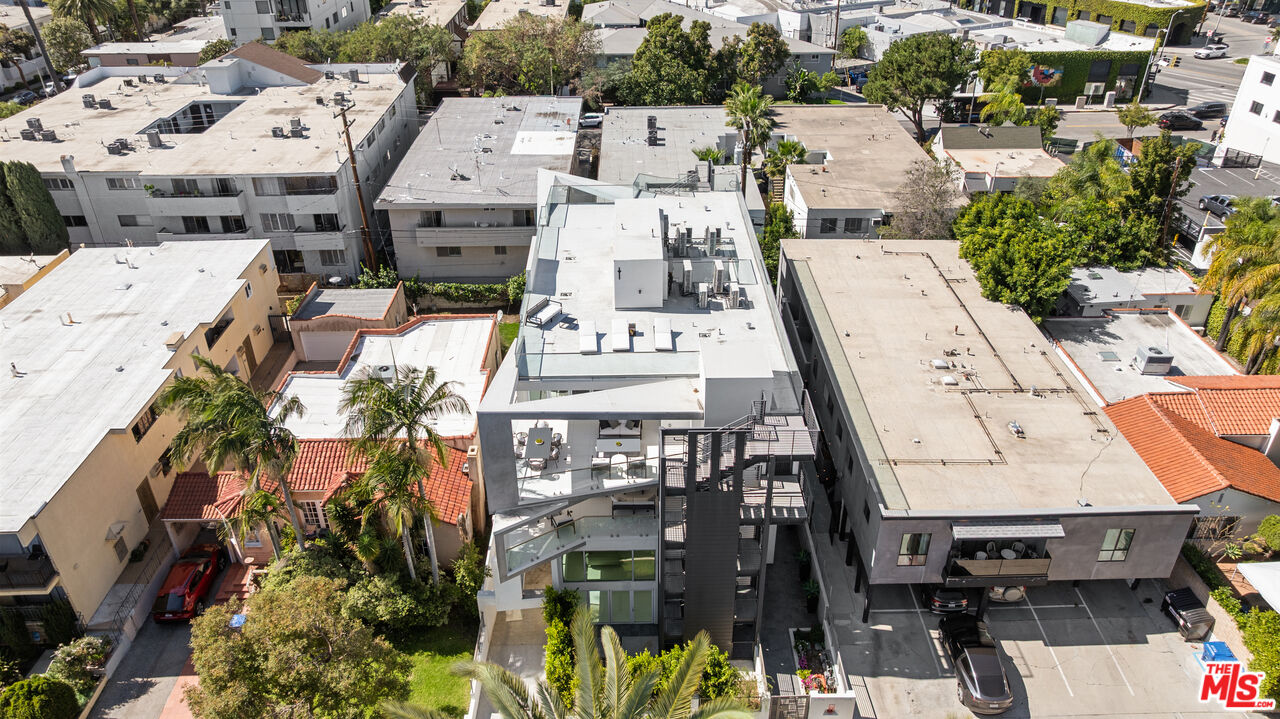 621 N Kings Rd Unit: 1