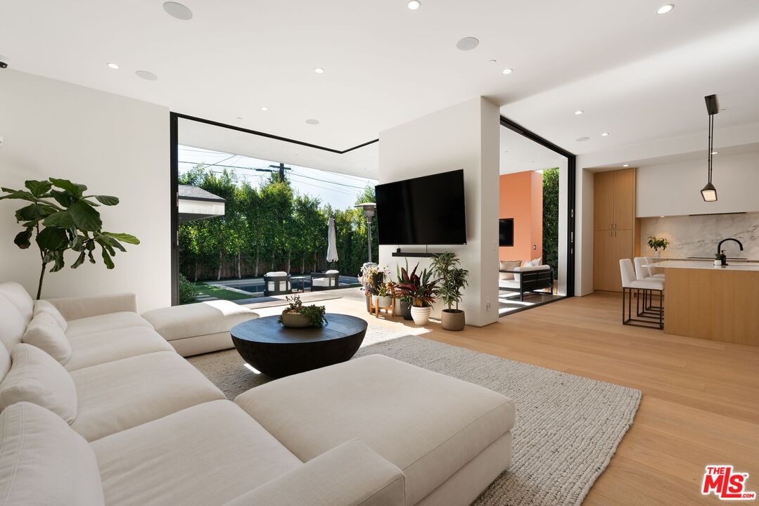 6258 Drexel Ave