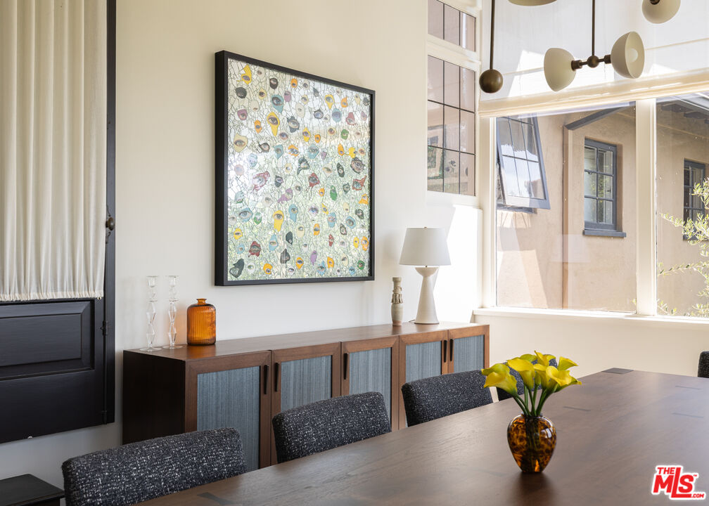 6964 Los Tilos Rd, Hollywood Hills