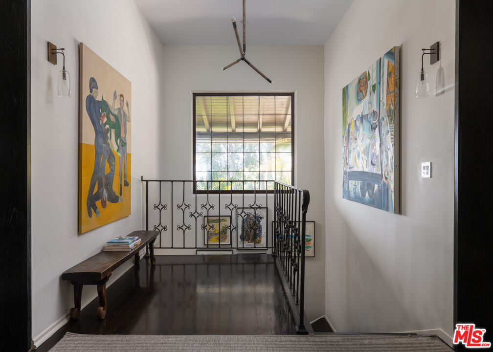 6964 Los Tilos Rd, Hollywood Hills