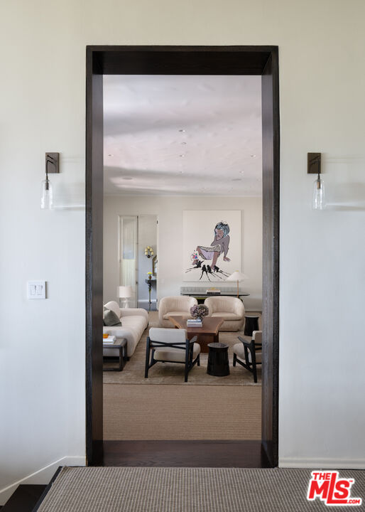 6964 Los Tilos Rd, Hollywood Hills