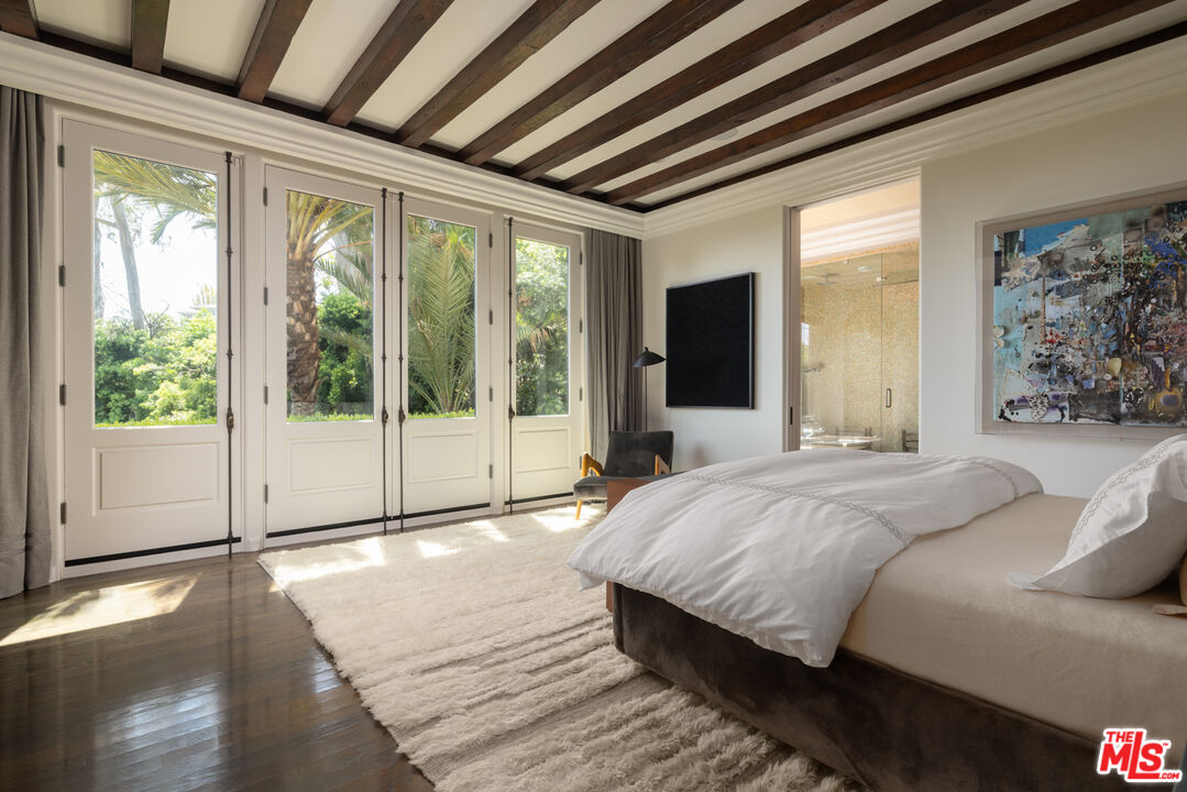 6964 Los Tilos Rd, Hollywood Hills