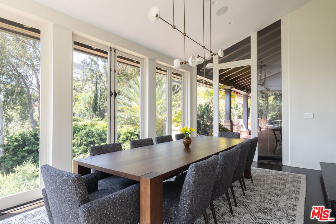 6964 Los Tilos Rd, Hollywood Hills