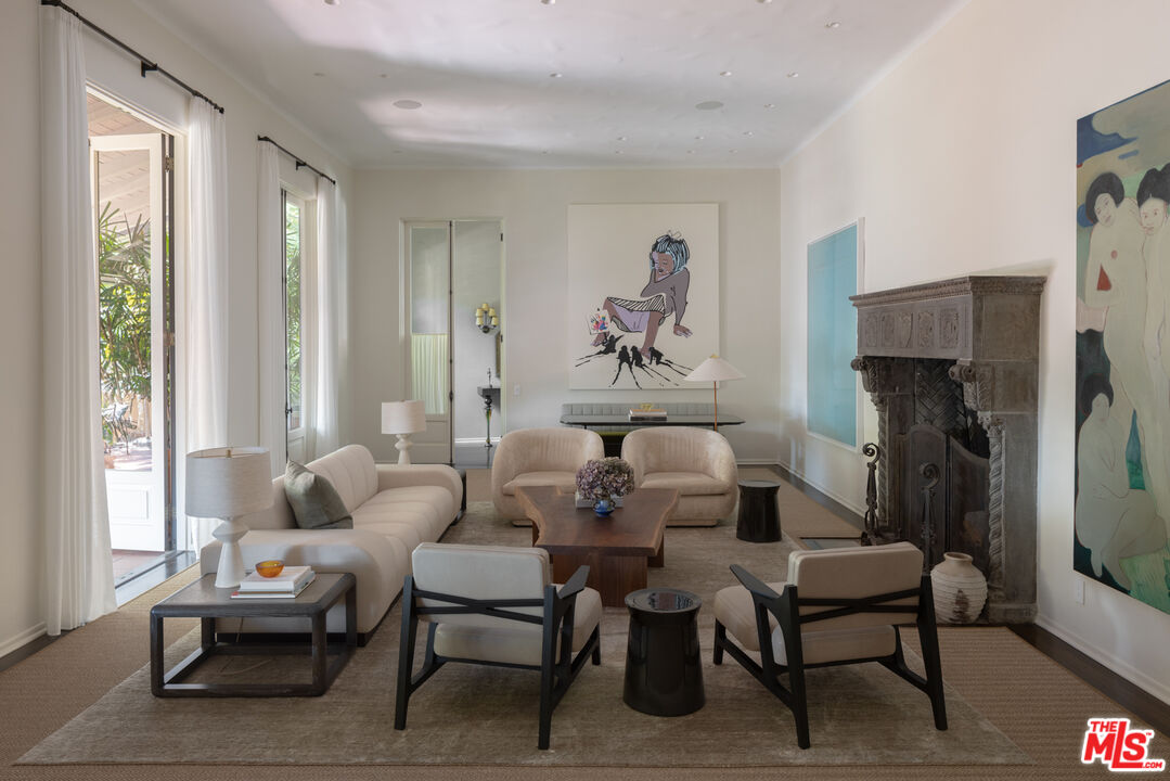 6964 Los Tilos Rd, Hollywood Hills